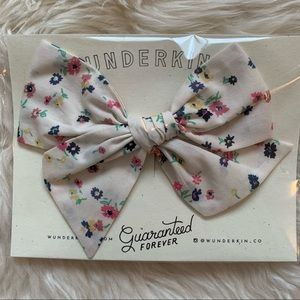 Wunderkin oversized pinwheel bow clip